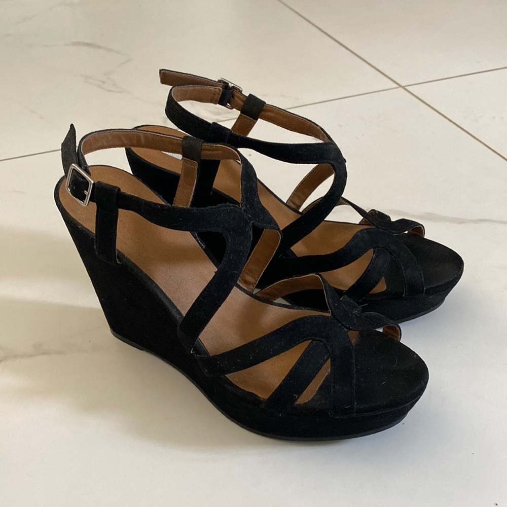 BP black wedges